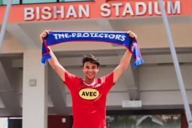 Ikhsan Fandi, the second son of Fandi Ahmad, has signed for Home United&#039;s Prime League side.
