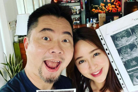 Former DJ Daniel Ong and his wife Fay Tan announced they are expecting a boy. 
