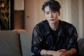 In the video, Jackson deadpans that “many people say I look very much like Jackson Wang”.