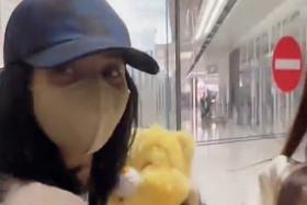 Lisa at Changi Airport on Feb 29.
