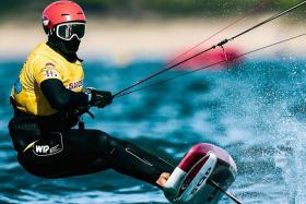 Max Maeder powering his way to the men&#039;s title at the Formula Kite Youth European Championships in Italy on Oct 13.