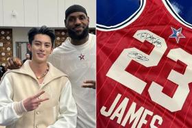 Dylan Wang shared several photos of his encounter with LeBron James on Weibo on Feb 19.